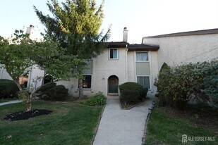 151 Tennyson Dr in Plainsboro, NJ - Building Photo