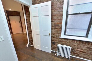 410 E 13th St, Unit 1E in New York, NY - Building Photo