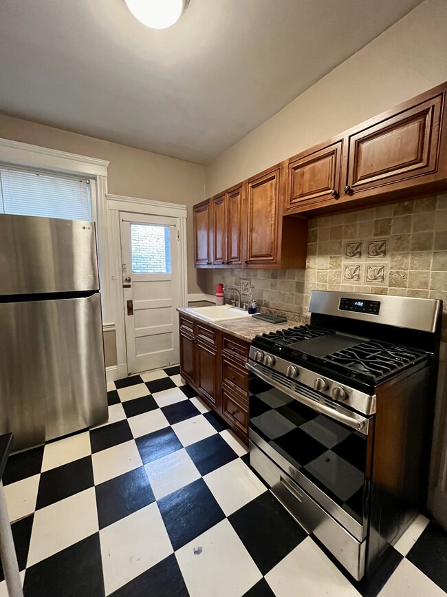 59 Lanark Rd, Unit 3