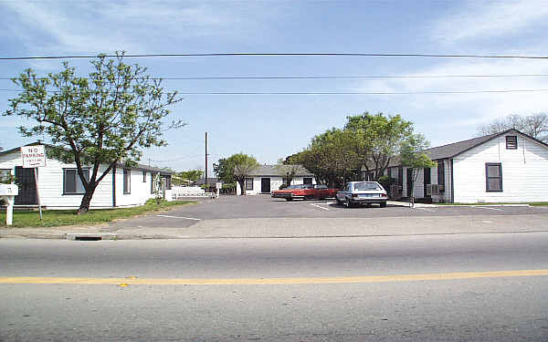 676-716 N Oro Ave in Stockton, CA - Building Photo