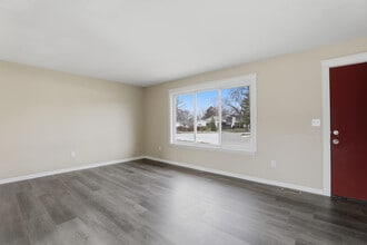 41427 Larimore Ln in Canton Township, MI - Building Photo - Building Photo