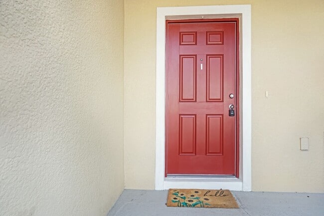 355 Highcrest Rd in Davenport, FL - Building Photo - Building Photo