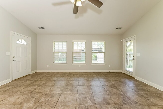 45 Clover St in Odenville, AL - Foto de edificio - Building Photo