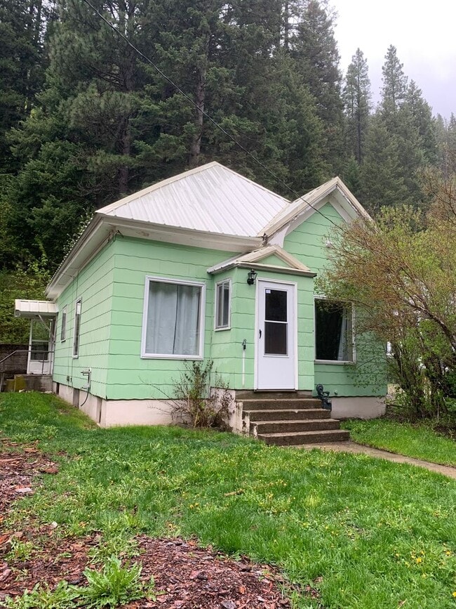property at 365 2nd St