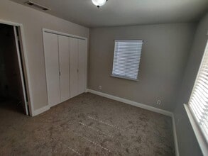 13608 S Academy Ave in Kingsburg, CA - Building Photo - Building Photo