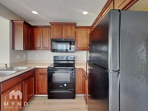 2016 Hickoryleaf Ln in Raymore, MO - Building Photo - Building Photo