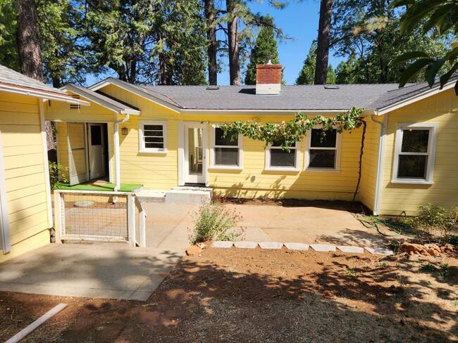 10889 Gold Hill Dr in Grass Valley, CA - Building Photo - Building Photo