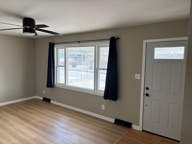 318 Durant St in Oglesby, IL - Building Photo - Building Photo