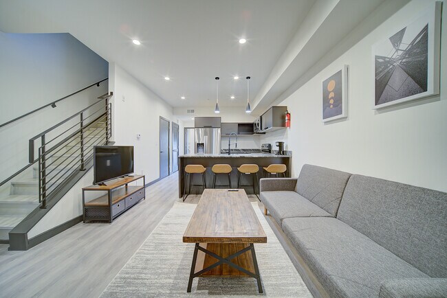 48 N 40th St, Unit 1F in Philadelphia, PA - Foto de edificio - Building Photo