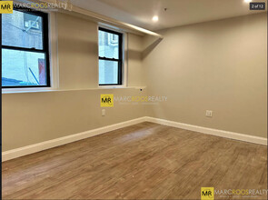 3 Ayr Rd, Unit A in Boston, MA - Foto de edificio - Building Photo