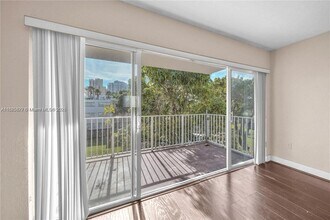 7737 SW 88th St in Miami, FL - Building Photo - Building Photo