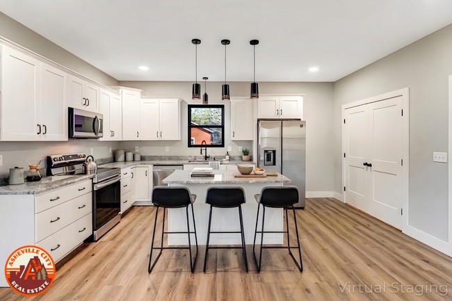 613 Salem Heights Ln in Swannanoa, NC - Building Photo - Building Photo