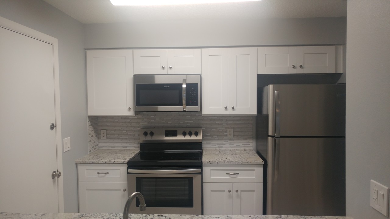 2272 16th Ave SW in Largo, FL - Building Photo
