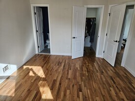 12 Regina St, Unit 1 in Union Township, NJ - Building Photo