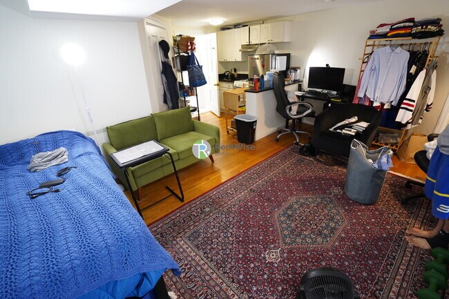 property at 176 Commonwealth Ave