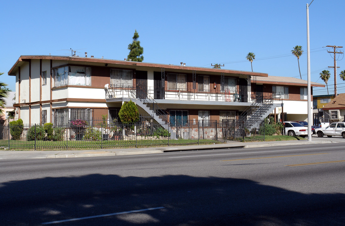 1125 S Prairie Ave in Inglewood, CA - Building Photo