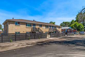 370 Benton St in Lakewood, CO - Foto de edificio - Building Photo