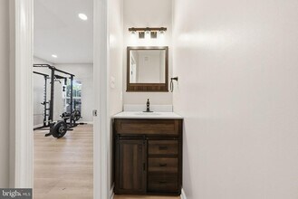 2335 Huntington Station Ct in Alexandria, VA - Building Photo - Building Photo