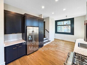 121 W Stone Ave in Greenville, SC - Building Photo - Building Photo