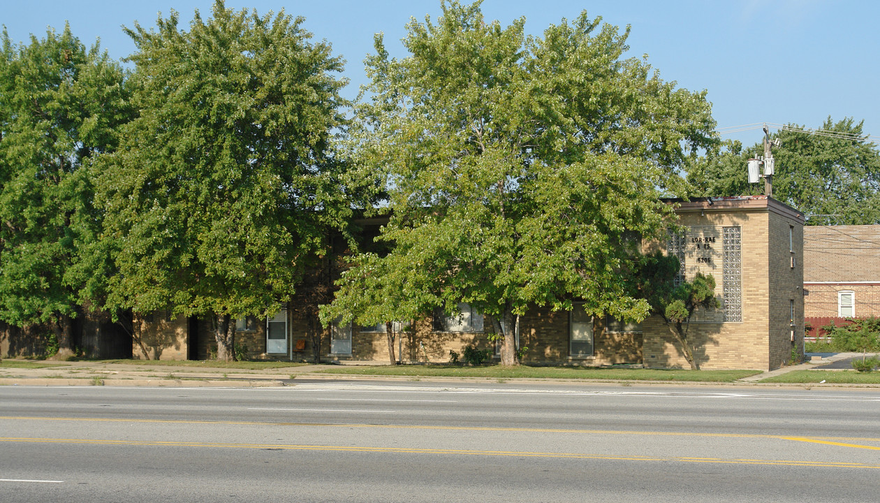 6206 S Harlem Ave in Summit Argo, IL - Building Photo