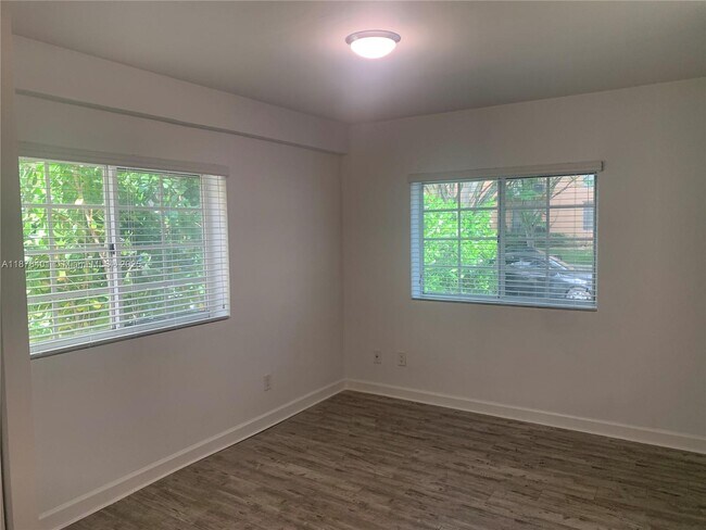 1218 Salzedo St in Coral Gables, FL - Building Photo - Building Photo
