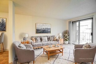 14128 NE Sandy Blvd in Portland, OR - Building Photo