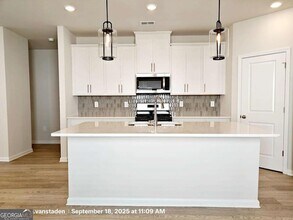 2111 Avalon Rdg, Unit 4-403 in Conyers, GA - Building Photo - Building Photo