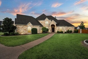 7030 Flagstone Cir in McGregor, TX - Building Photo