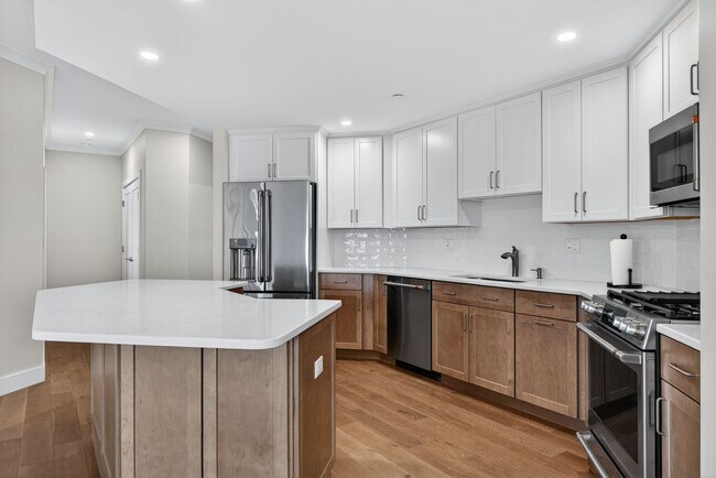 55 Pointe Pl in Dover, NH - Building Photo - Building Photo