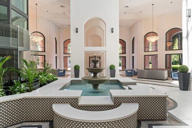 100 SE 5th Ave in Boca Raton, FL - Building Photo - Building Photo
