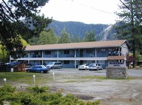 Blackwood Apartments in South Lake Tahoe, CA - Building Photo