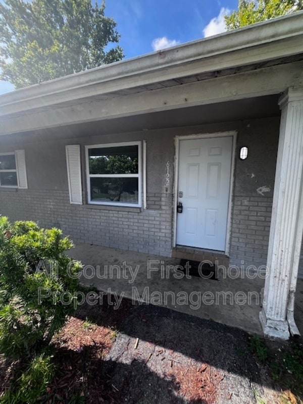 6122 Indiana Ave in New Port Richey, FL - Building Photo - Building Photo