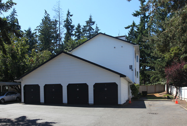 Colonial Square Apartments in Kent, WA - Foto de edificio - Building Photo