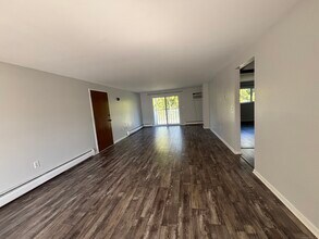 178 Churchill Dr in Newington, CT - Foto de edificio - Building Photo