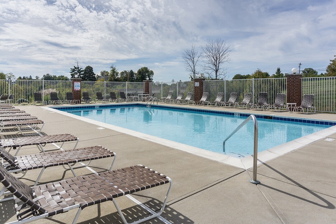 Brookstone Crossing Apartments in Cold Spring, KY - Building Photo