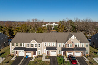 Promenade at Somerset in Somerset, NJ - Foto de edificio - Building Photo