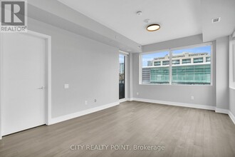664-664 Spadina Ave. in Toronto, ON - Building Photo - Building Photo
