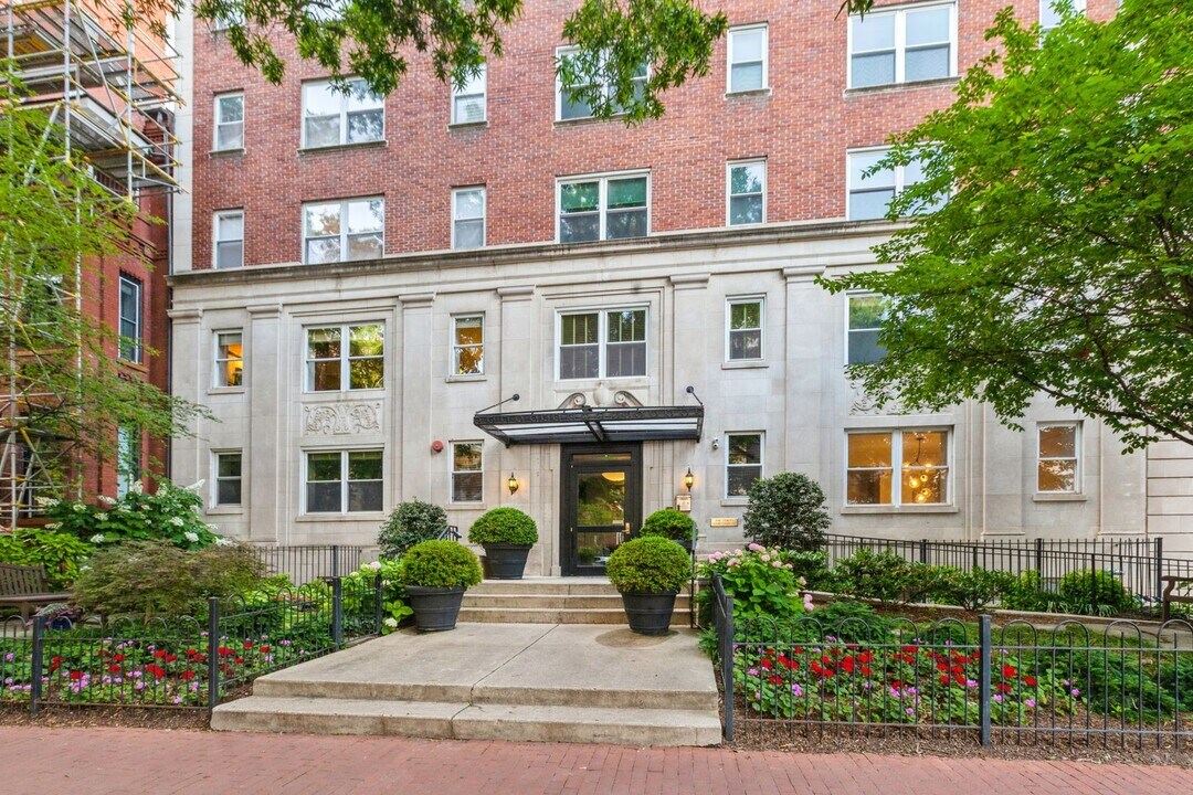 1437 Rhode Island Ave NW in Washington, DC - Building Photo