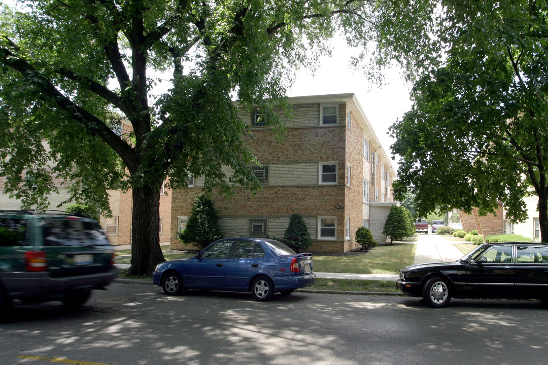 6820-6822 N Northwest Hwy in Chicago, IL - Building Photo