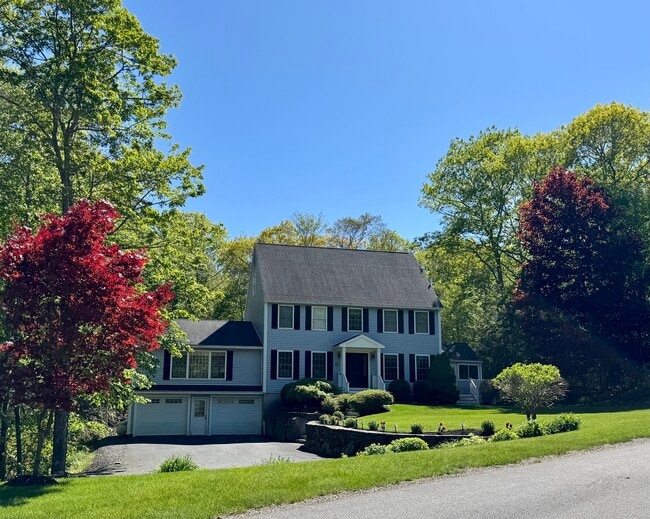 property at 4 Snowdin Rdg