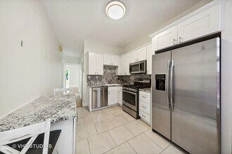 852 W Belle Plaine Ave in Chicago, IL - Building Photo - Building Photo