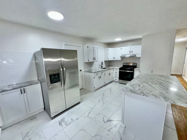 537 Lisa Dr in Lexington, KY - Building Photo - Building Photo