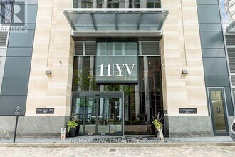 11-4611 Yorkville Ave in Toronto, ON - Building Photo - Building Photo