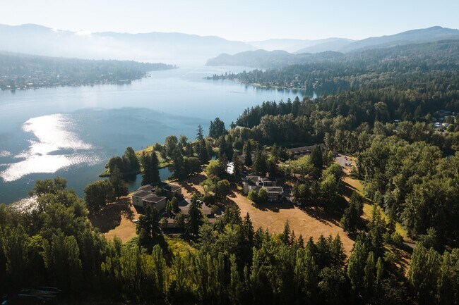 Old Mill Village in Bellingham, WA - Foto de edificio - Building Photo