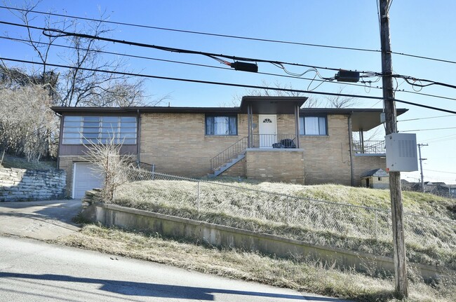 510 2nd St in Braddock, PA - Building Photo - Building Photo