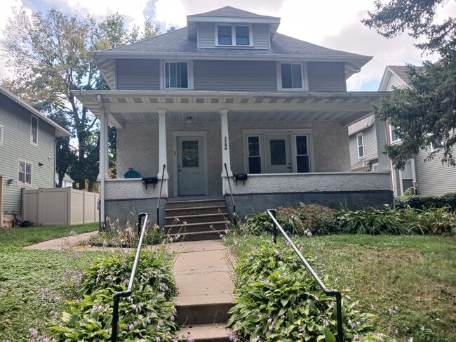 property at 1144 W Center St