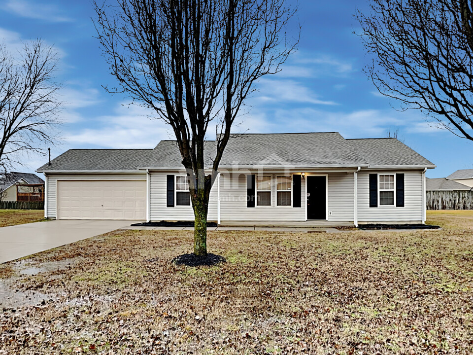 1622 Jo Ann Dr in La Vergne, TN - Building Photo