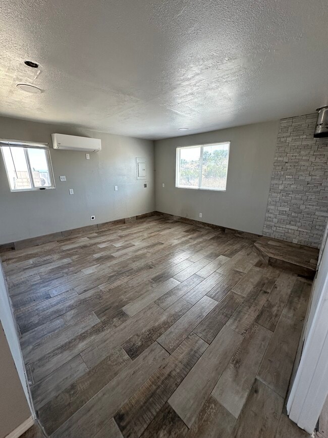 1431 Tierra del Sol Rd in Boulevard, CA - Foto de edificio - Building Photo