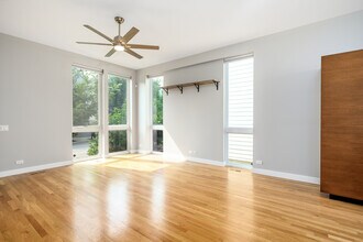 4412 W Waveland Ave in Chicago, IL - Building Photo - Building Photo