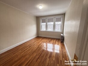 1800 Commonwealth Ave, Unit 8 in Boston, MA - Building Photo - Building Photo